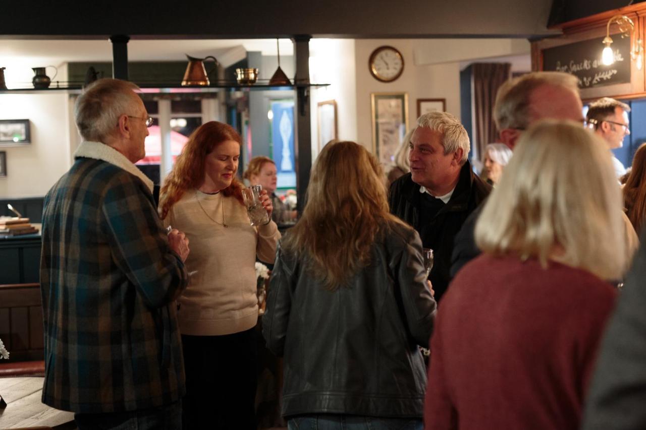 The Three Horseshoes East Worldham อัลตัน ภายนอก รูปภาพ