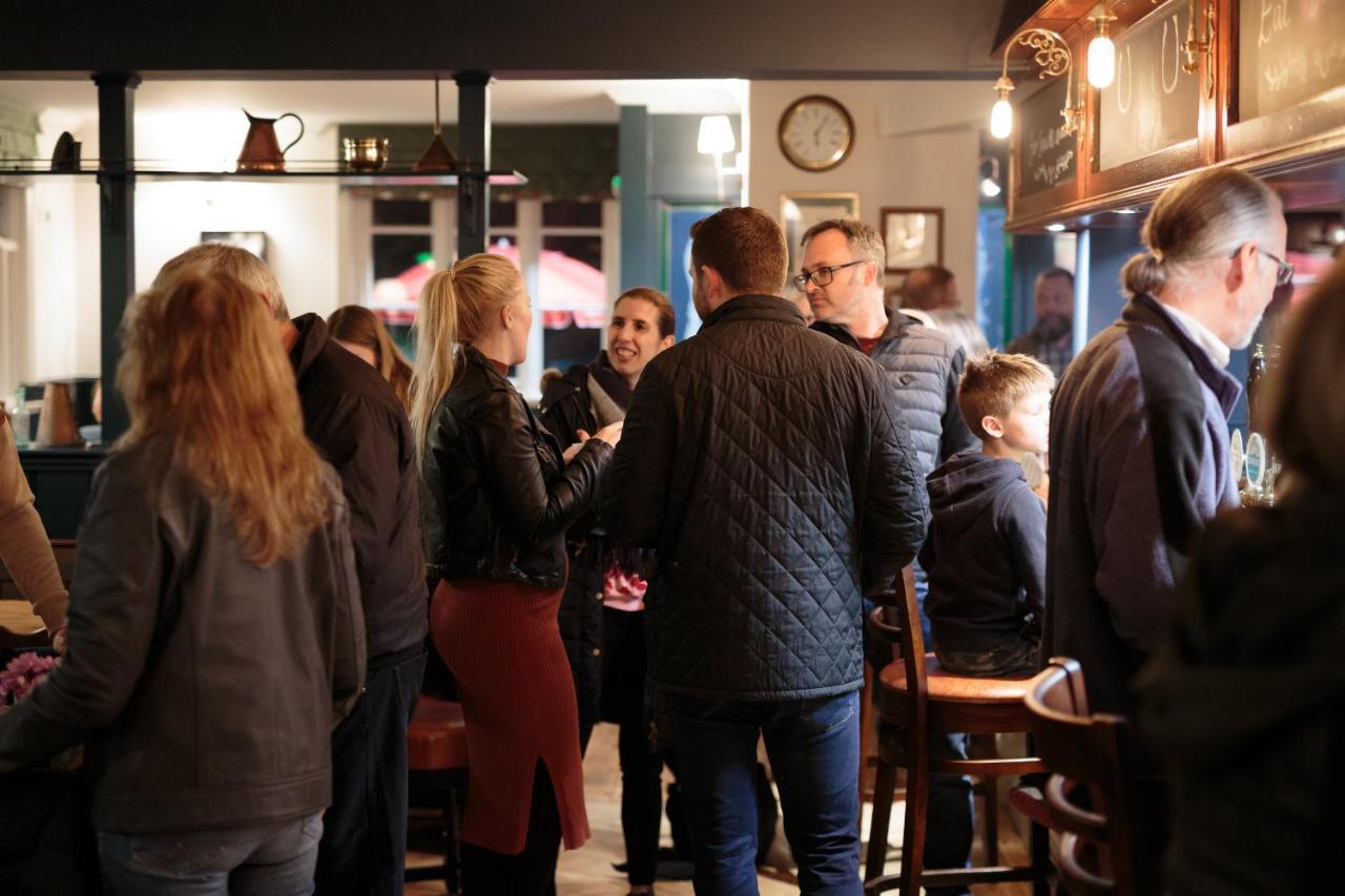 The Three Horseshoes East Worldham อัลตัน ภายนอก รูปภาพ