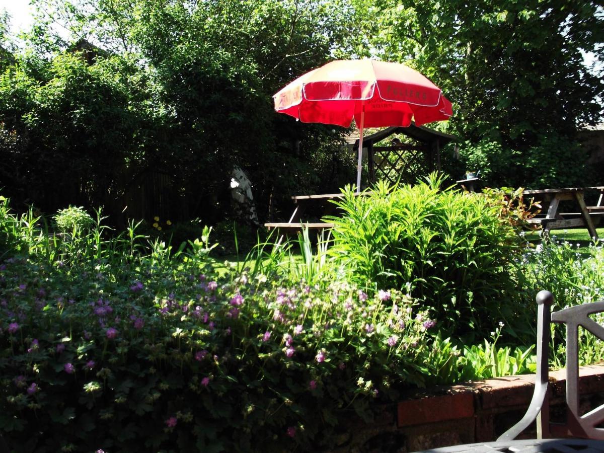 The Three Horseshoes East Worldham อัลตัน ภายนอก รูปภาพ