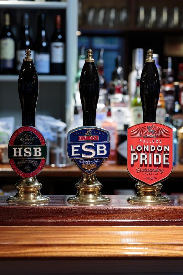The Three Horseshoes East Worldham อัลตัน ภายนอก รูปภาพ