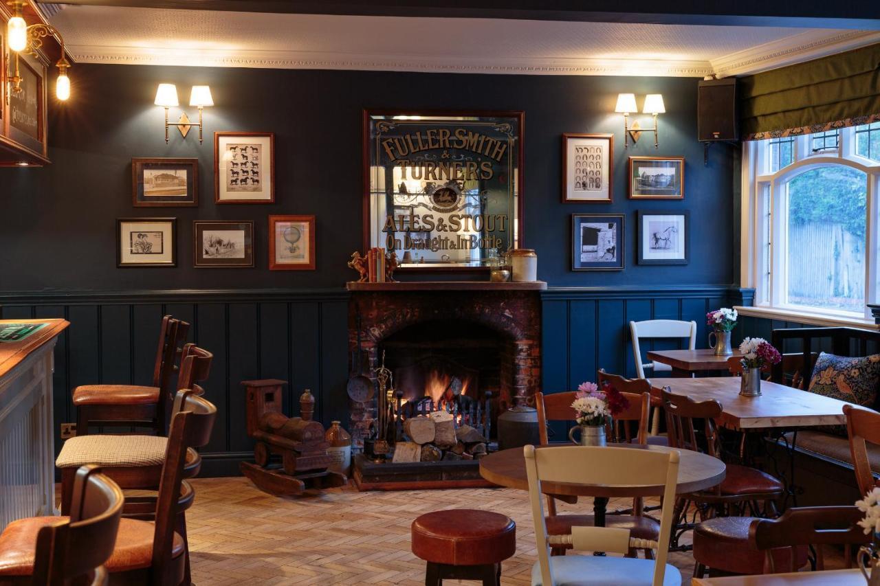 The Three Horseshoes East Worldham อัลตัน ภายนอก รูปภาพ