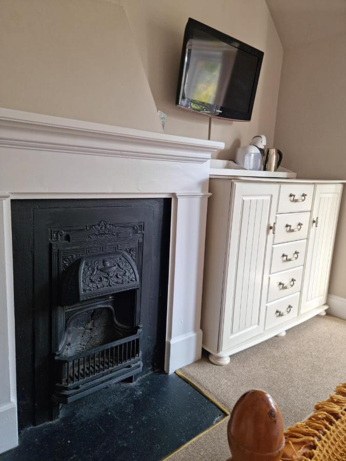The Three Horseshoes East Worldham อัลตัน ภายนอก รูปภาพ
