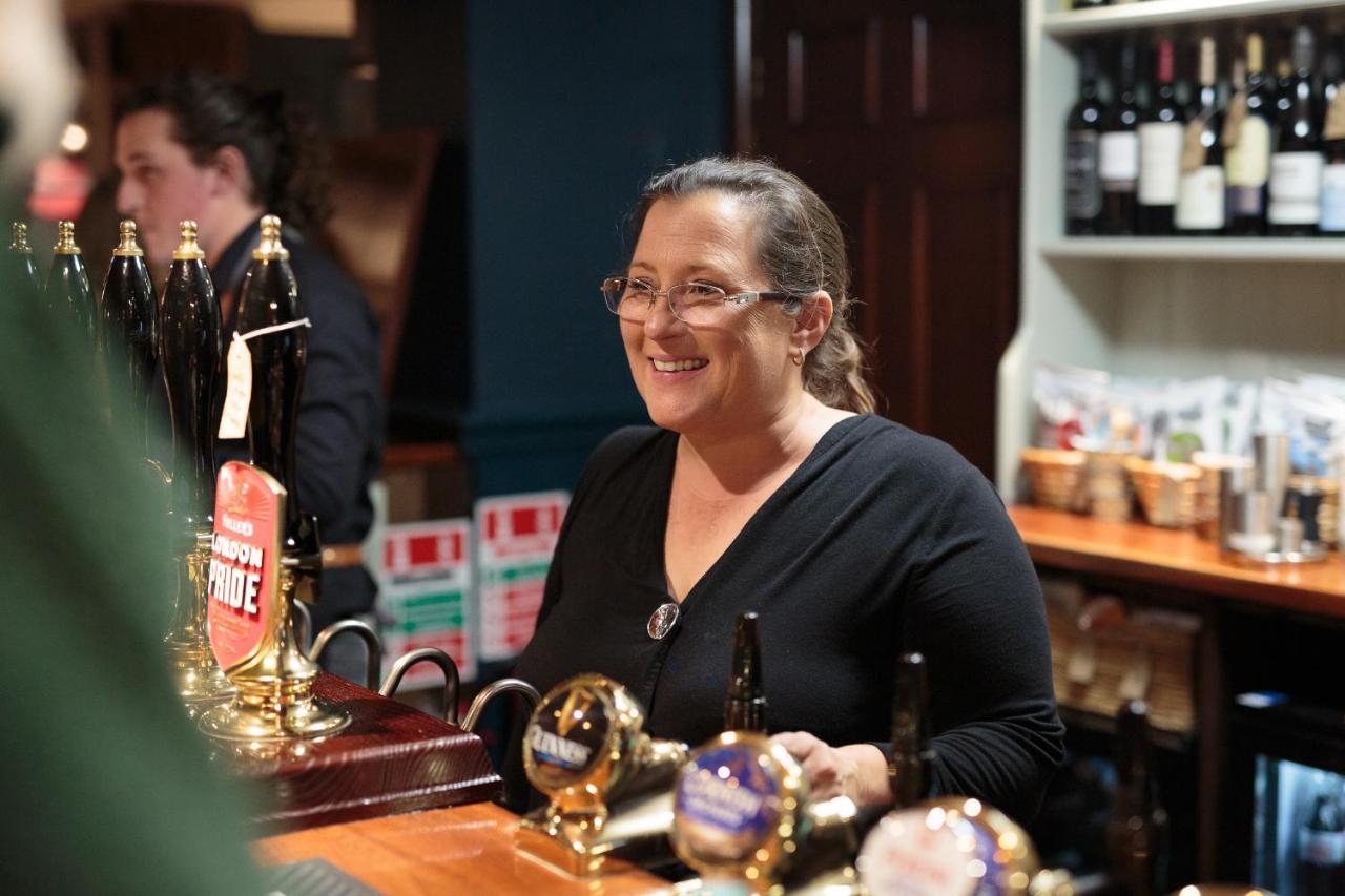 The Three Horseshoes East Worldham อัลตัน ภายนอก รูปภาพ